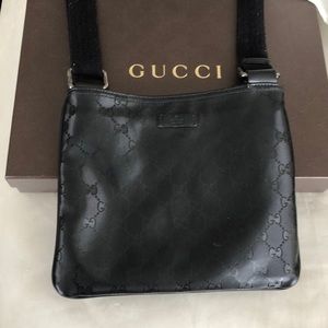 Black gucci crossbody purse